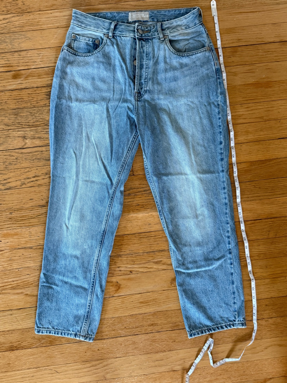 Everlane Women's Straight Leg Jeans in Light Blue Denim - Picture 4 of 7